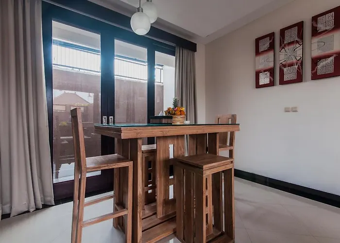 Gayatri * Seminyak (Bali)