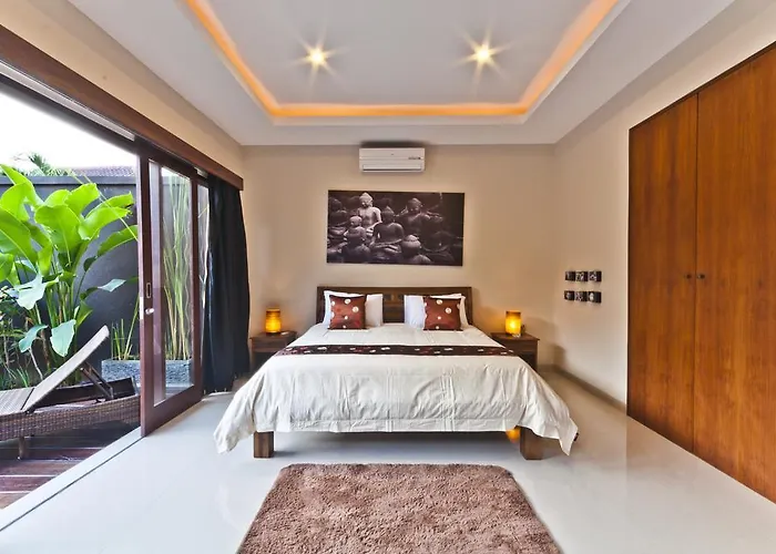 Gayatri * Seminyak (Bali)