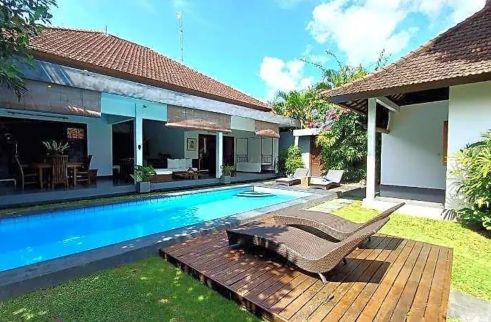 Gayatri * Seminyak (Bali)